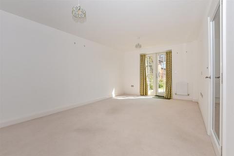 13 Fuggle Drive, Tenterden, TN30 6FJ