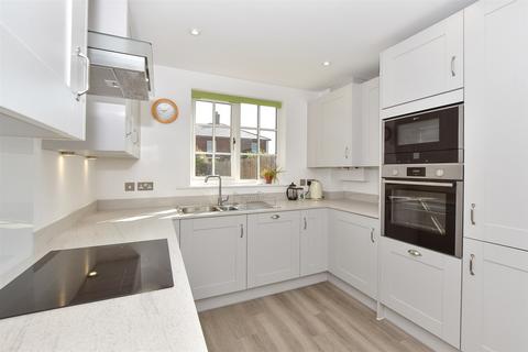 13 Fuggle Drive, Tenterden, TN30 6FJ