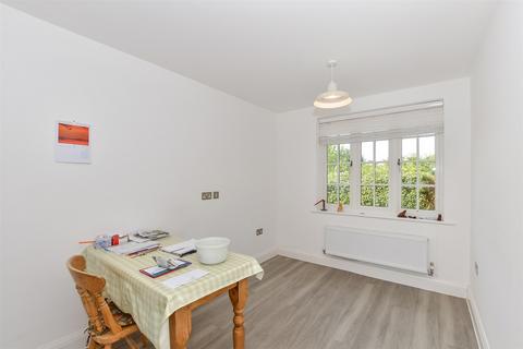 13 Fuggle Drive, Tenterden, TN30 6FJ