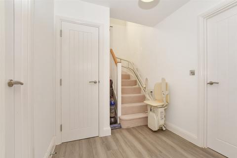13 Fuggle Drive, Tenterden, TN30 6FJ