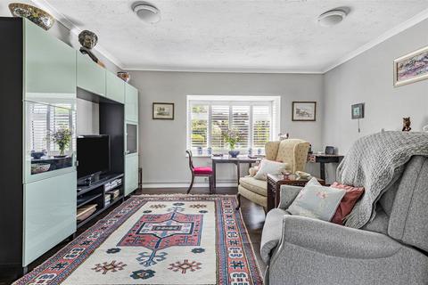 1 bedroom retirement property for sale, Bowling Court, Henley-on-Thames, Henley-On-Thames RG9