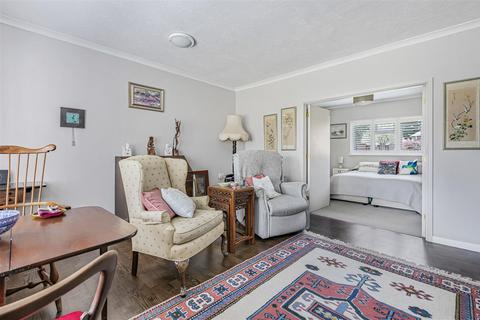 1 bedroom retirement property for sale, Bowling Court, Henley-on-Thames, Henley-On-Thames RG9