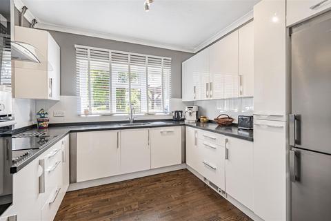 1 bedroom retirement property for sale, Bowling Court, Henley-on-Thames, Henley-On-Thames RG9