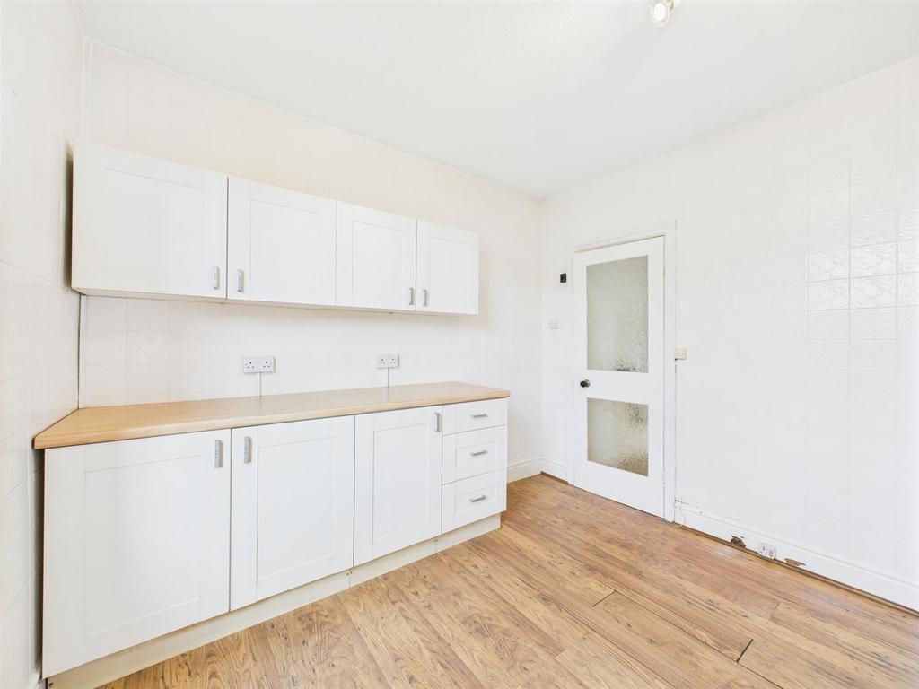 Kitchen: