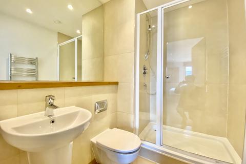 2 bedroom apartment to rent, The Gateway East, Marsh Lane, Leeds, West Yorkshire, LS9