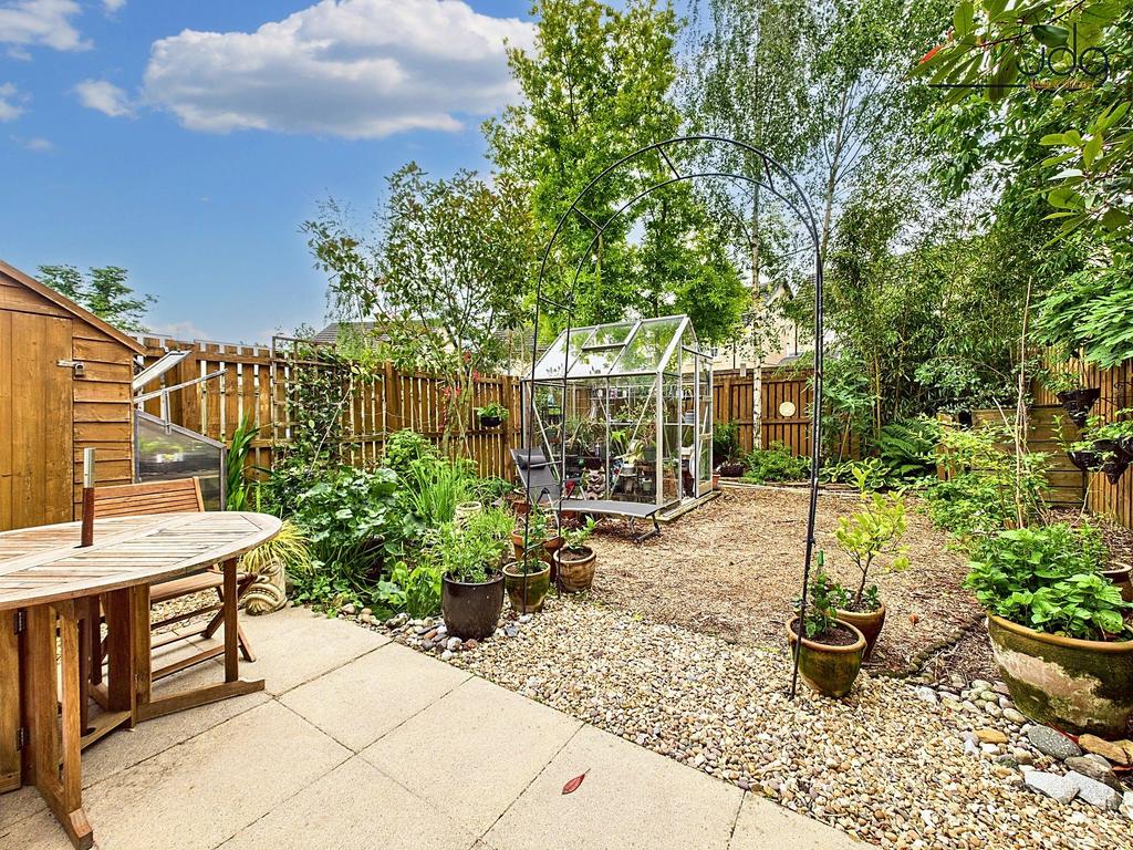 Spacious Wildlife Garden