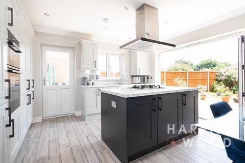 3 bedroom semi-detached house for sale, The Avenue, Manningtree, CO11