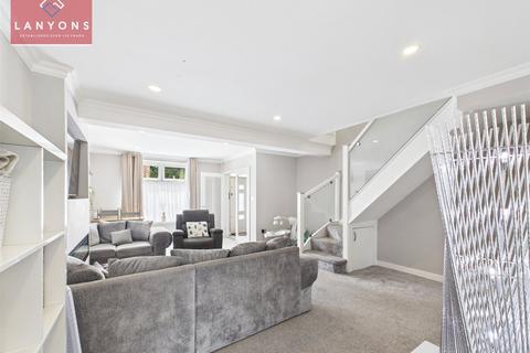 4 bedroom end of terrace house for sale, Senghenydd Street, Treorchy, Rhondda Cynon Taff, CF42