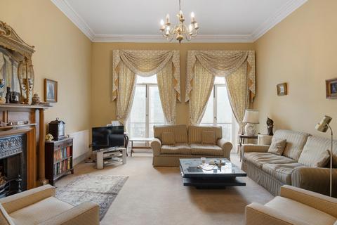 3 bedroom flat for sale, Queen's Gate, South Kensington SW7