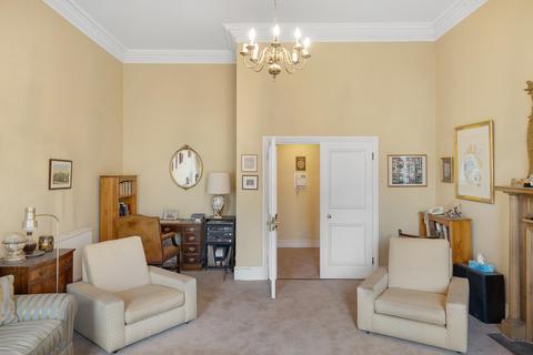 3 bedroom flat for sale, Queen's Gate, South Kensington SW7