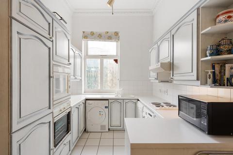 3 bedroom flat for sale, Queen's Gate, South Kensington SW7