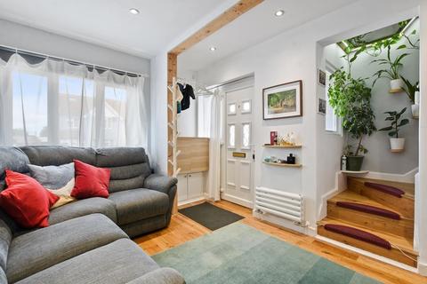 2 bedroom maisonette for sale, Tadworth Road, London, NW2