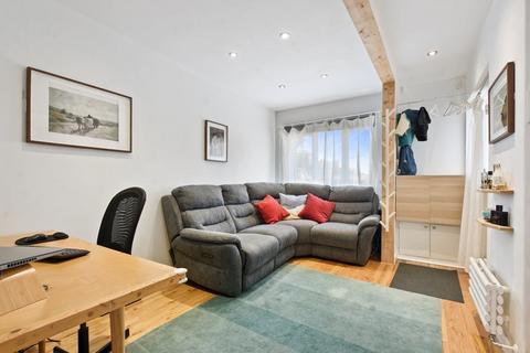 2 bedroom maisonette for sale, Tadworth Road, London, NW2