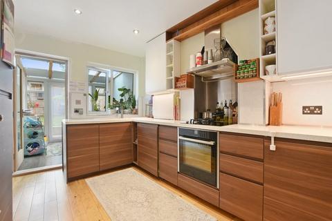 2 bedroom maisonette for sale, Tadworth Road, London, NW2