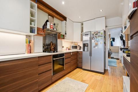 2 bedroom maisonette for sale, Tadworth Road, London, NW2