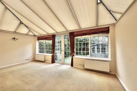 undefined, Vitre Gardens, Lymington, Hampshire, SO41