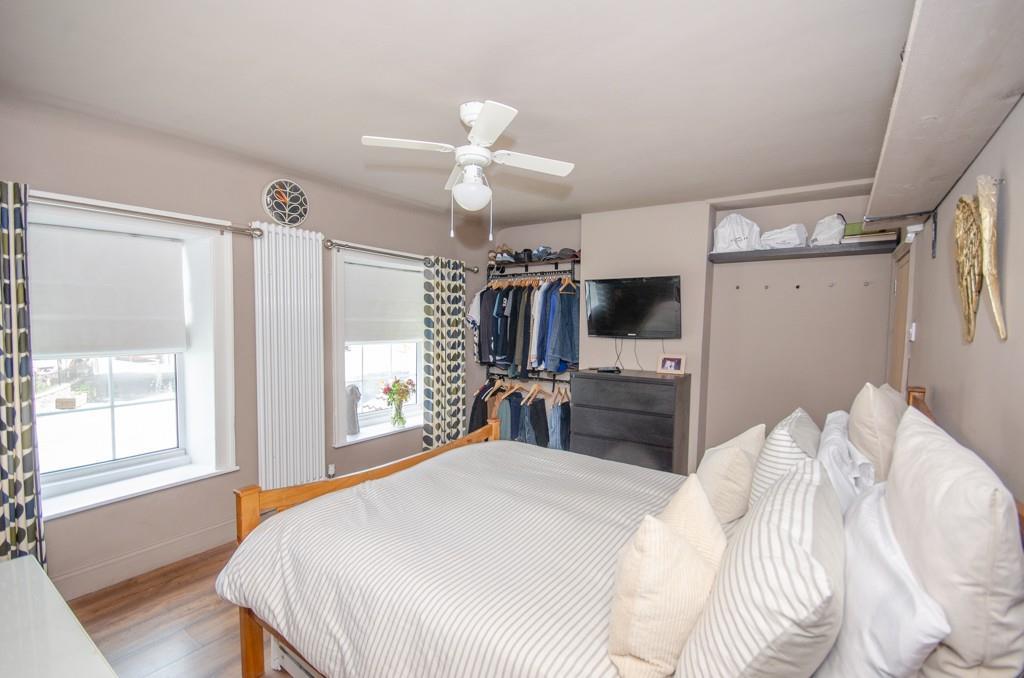 Bedroom 1.jpg