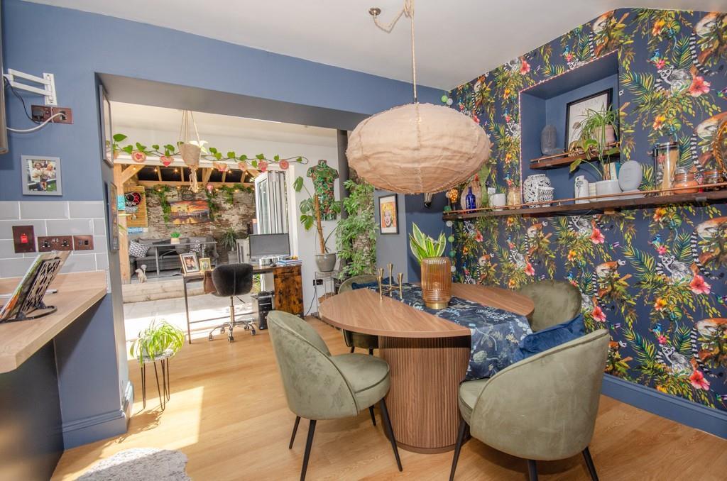 Dining area.jpg