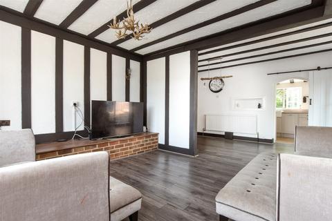 2 Beechen Lane, Lower Kingswood, Tadworth, KT20 6RY