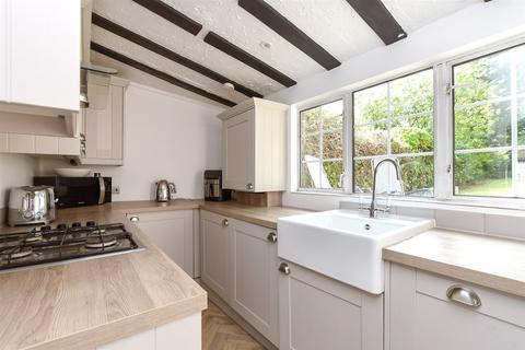 2 Beechen Lane, Lower Kingswood, Tadworth, KT20 6RY