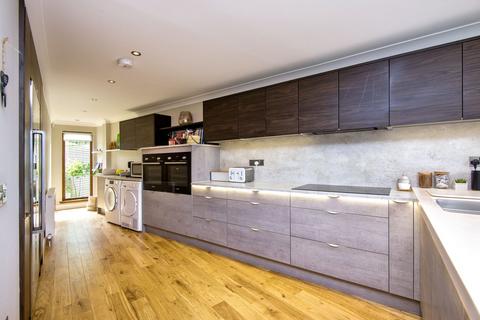 16 Hawthorn Place, Perth, PH1 1ET