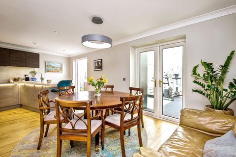 16 Hawthorn Place, Perth, PH1 1ET