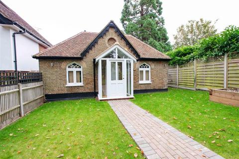 2 bedroom cottage for sale, Broomhill Road, Orpington