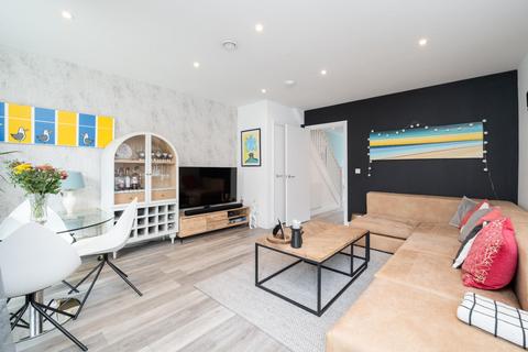 2 bedroom maisonette for sale, Camberwell Road, London, SE5