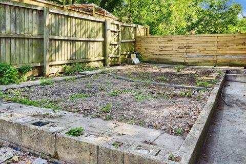 2 bedroom terraced house for sale, Kingshill Road, Swindon SN1