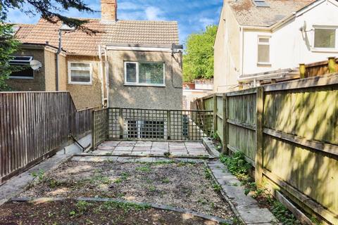2 bedroom terraced house for sale, Kingshill Road, Swindon SN1