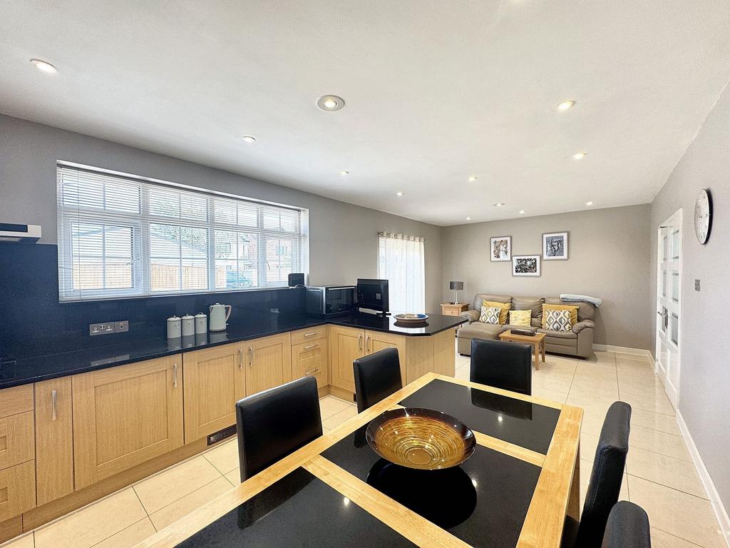 Kitchen/Diner/Snug