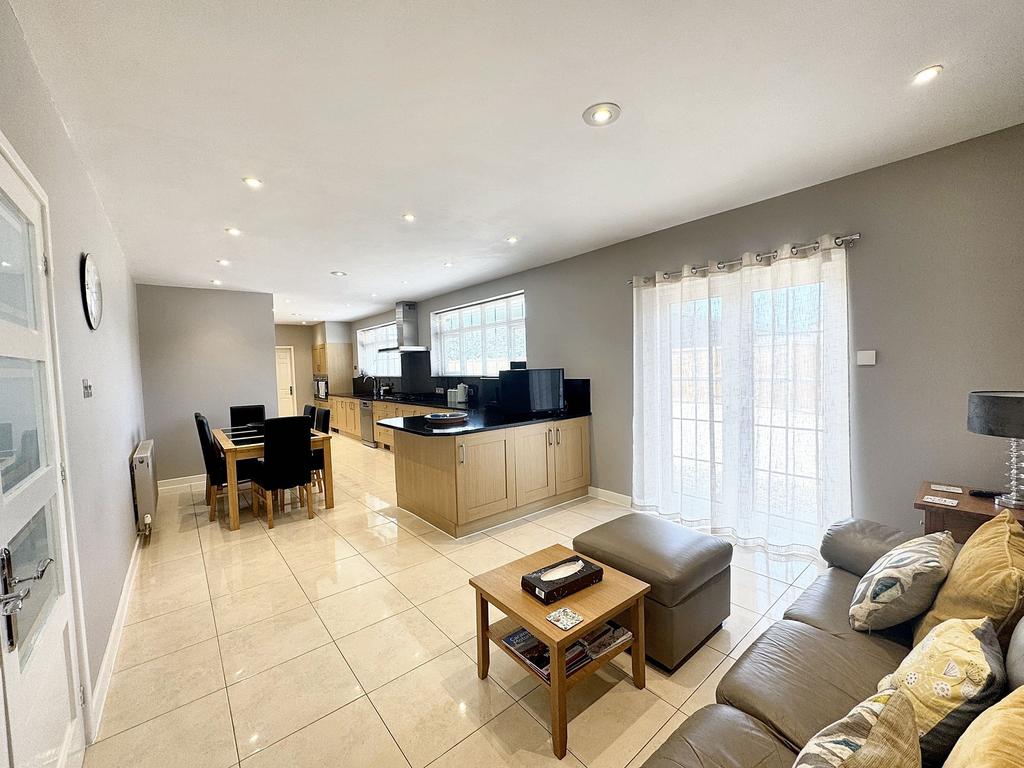Kitchen/Diner/Snug