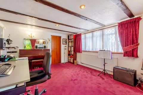 72 Harman Drive, Sidcup, DA15 8LY