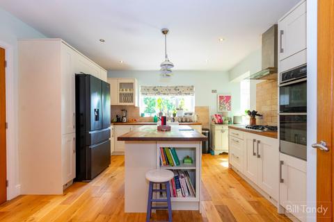 4 bedroom semi-detached house for sale, Selwyn Road, Burntwood, WS7