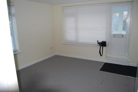2 bedroom flat to rent, Lymington Road, Highcliffe, Christchurch, BH23 5EB