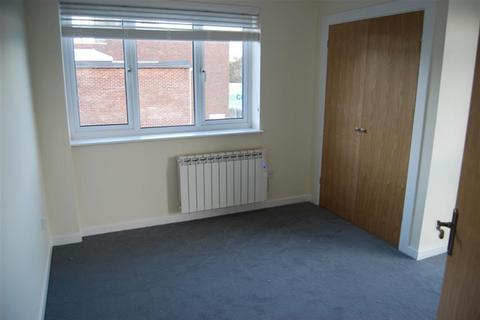 2 bedroom flat to rent, Lymington Road, Highcliffe, Christchurch, BH23 5EB