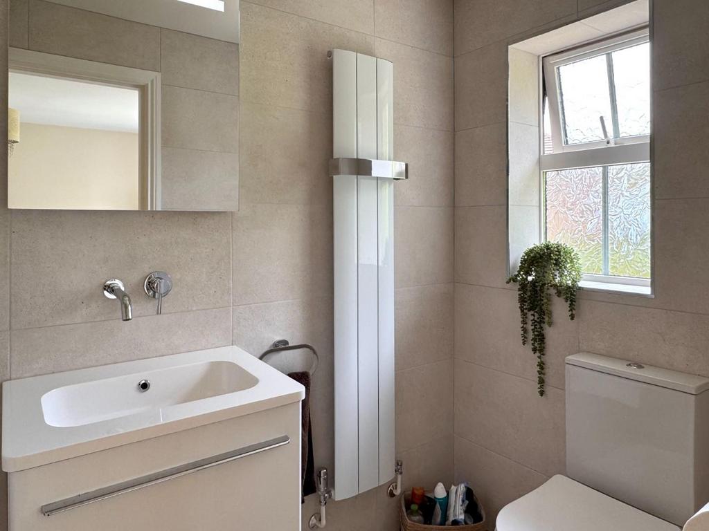 En-Suite 2