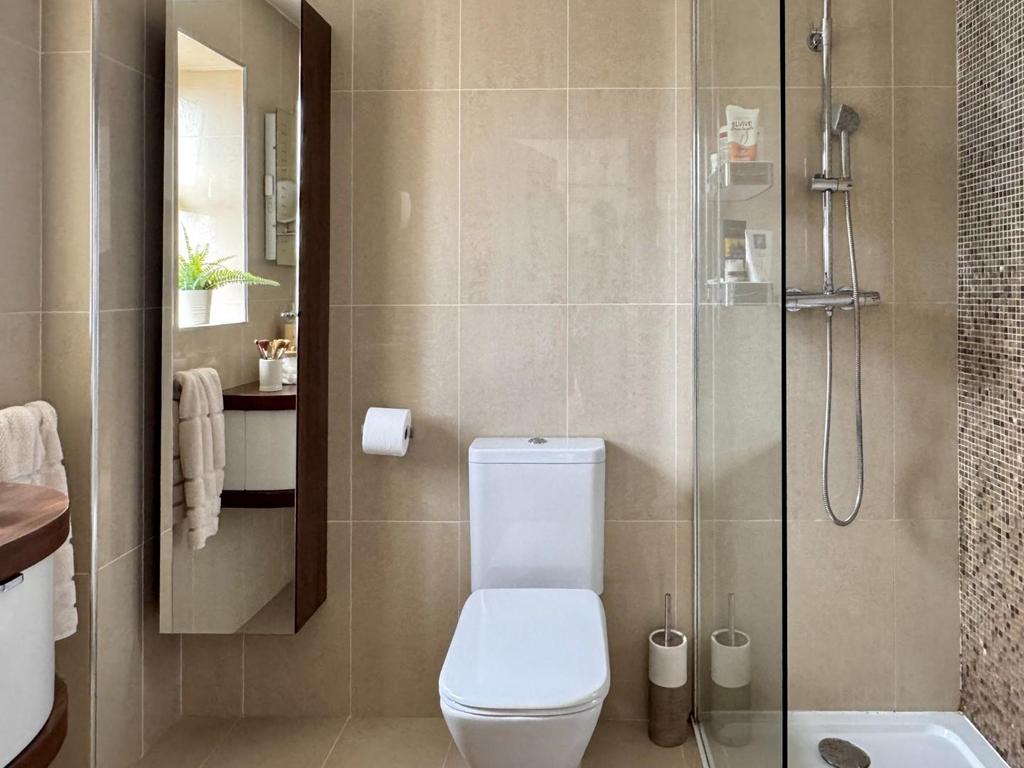 En-Suite 1