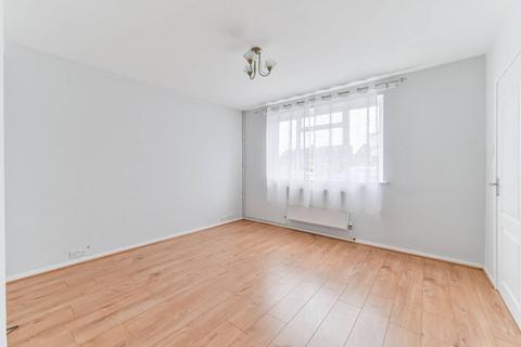 18 Marlowe Square, Mitcham, CR4 1DT