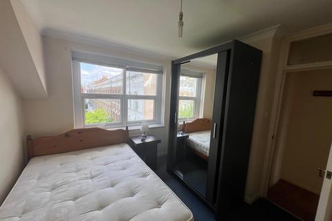 1 bedroom flat to rent, Holloway Road, London N19