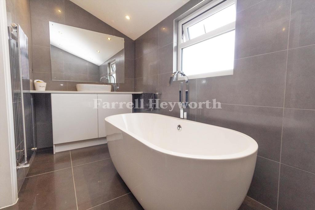 Bedroom 2 en suite
