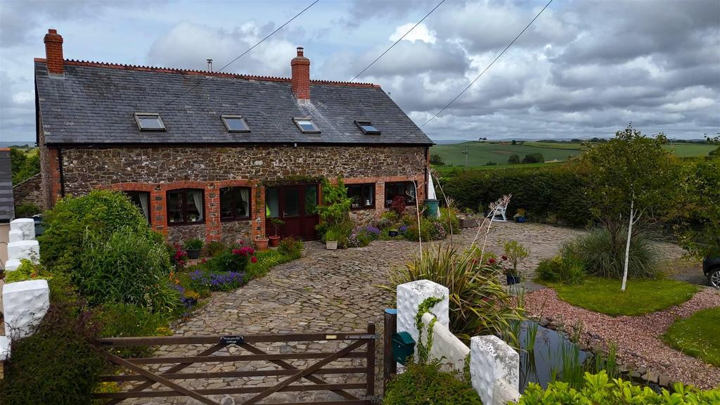 Honeysuckle Cottage 1.jpg