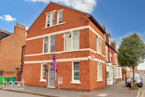 7 bedroom semi-detached house for sale