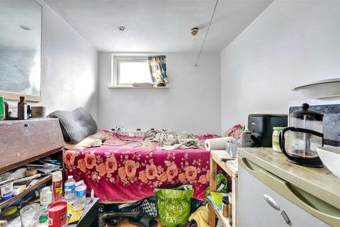 6 bedroom house for sale, Upton Lane, London