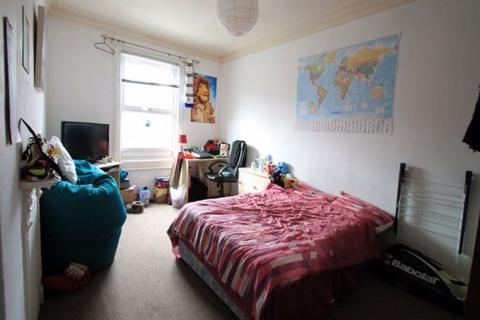 6 bedroom house to rent, Brudenell Avenue, Leeds LS6