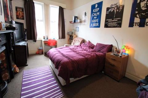 6 bedroom house to rent, Brudenell Avenue, Leeds LS6