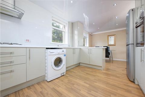 3 bedroom detached house to rent, Burns Road, Greenock, PA16