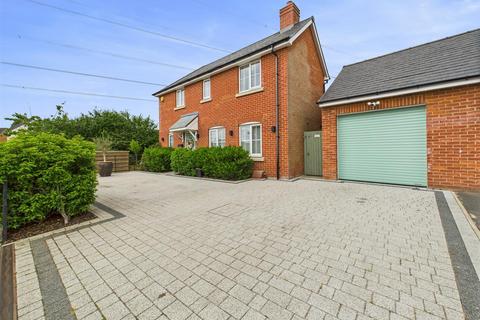3 bedroom detached house for sale - Paradise Orchard, Aylesbury HP18