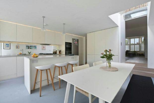 Kitchen Diner.