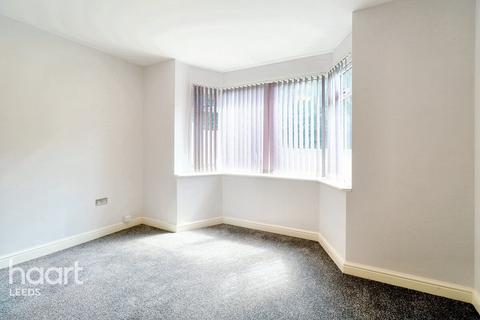 Tong Road, LEEDS
